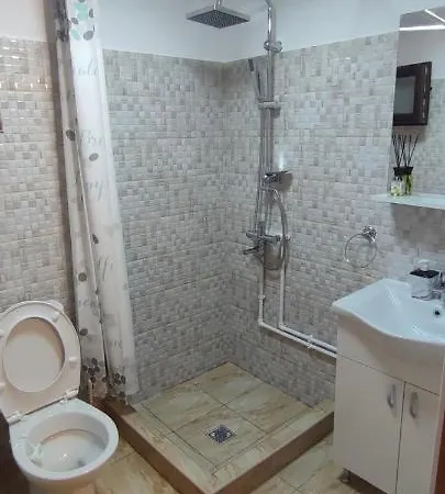 Casuta Din Livada * Două Mai