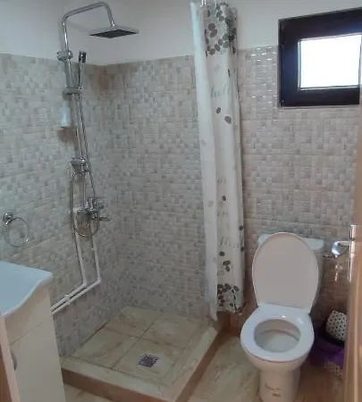 Casuta Din Livada Două Mai